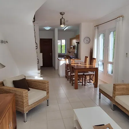 度假居 Cyprus 2 Beds Ensuite Pool Patio Wifi Parking *