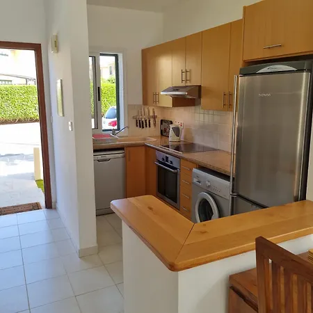 Cyprus 2 Beds Ensuite Pool Patios Wifi Parkin *