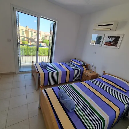 Cyprus 2 Beds Ensuite Pool Patio Wifi Parking Holiday home
