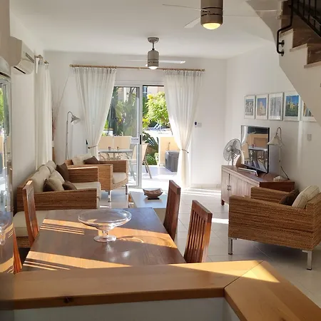 Cyprus 2 Beds Ensuite Pool Patio Wifi Parking 度假居 Polis