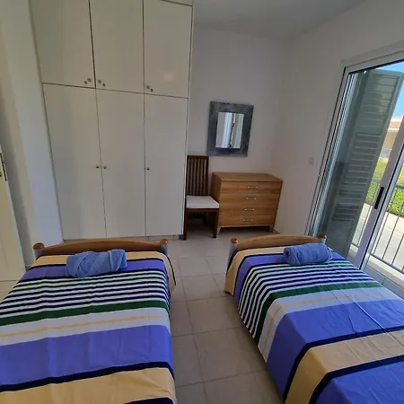度假居 Cyprus 2 Beds Ensuite Pool Patio Wifi Parking Polis