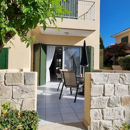 度假居 Cyprus 2 Beds Ensuite Pool Patio Wifi Parking *
