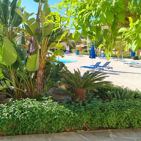 度假居 Cyprus 2 Beds Ensuite Pool Patio Wifi Parking *