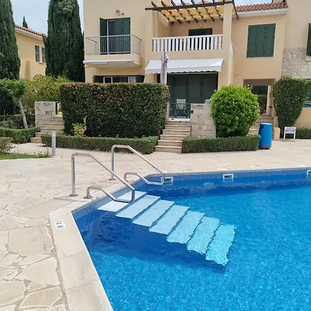 Cyprus 2 Beds Ensuite Pool Patio Wifi Parking Holiday home *