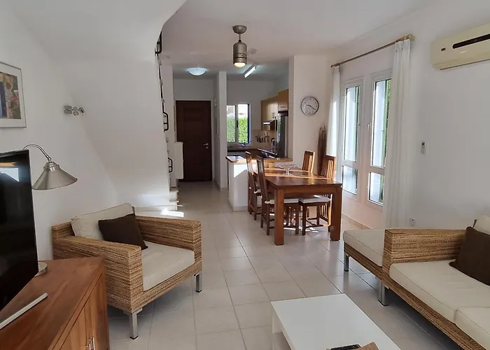 Nyaraló Cyprus 2 Beds Ensuite Pool Patio Wifi Parking *