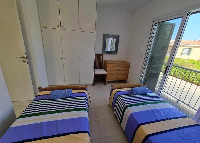 Casa vacanze Cyprus 2 Beds Ensuite Pool Patio Wifi Parking Polis